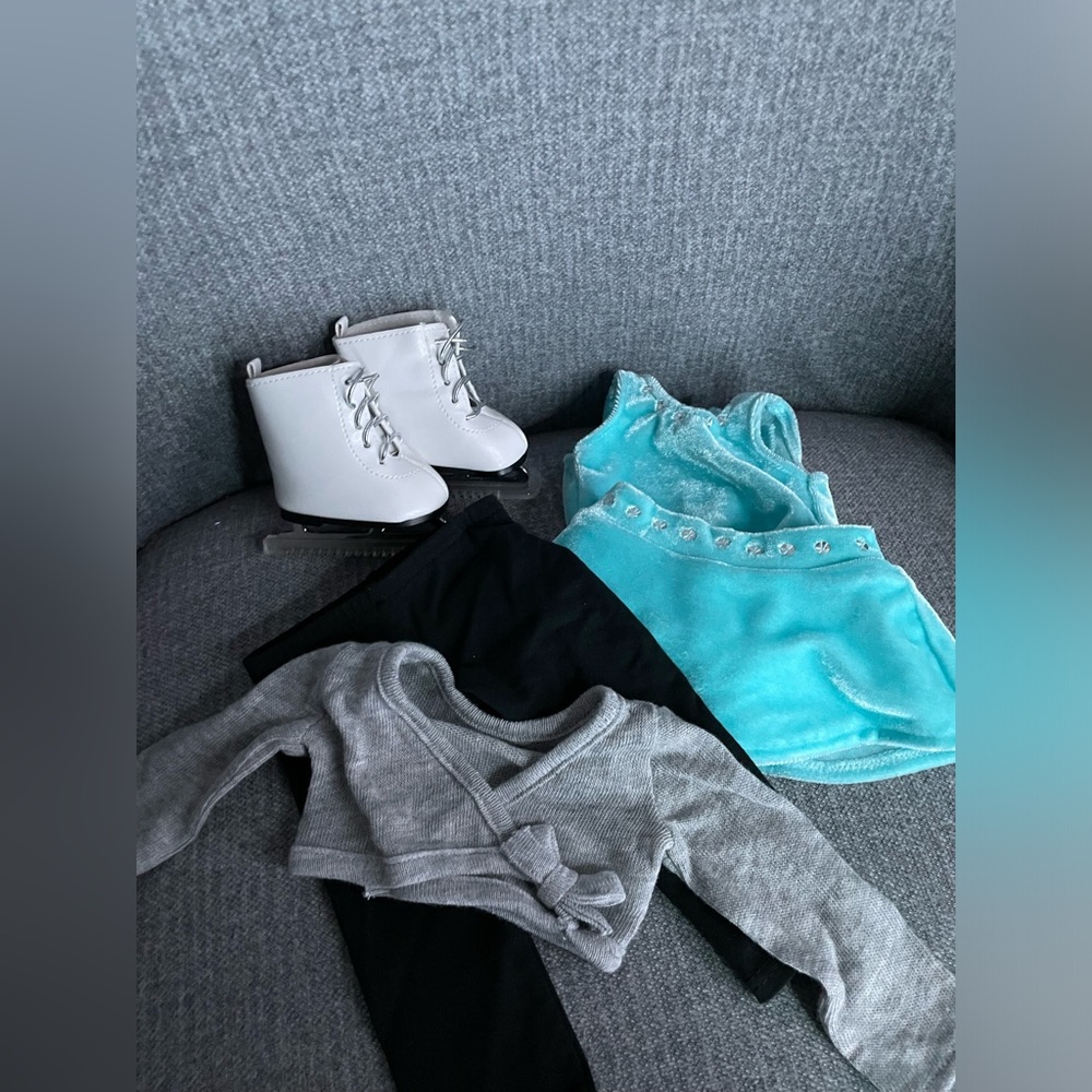American girl 2 in 1 ice skating set